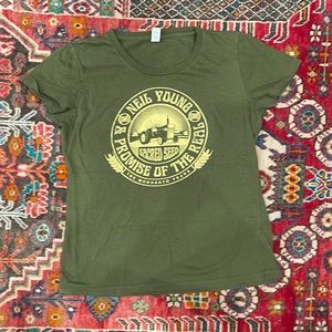 Neil Young Sz.L women’s concert T-shirt. Excellent condition